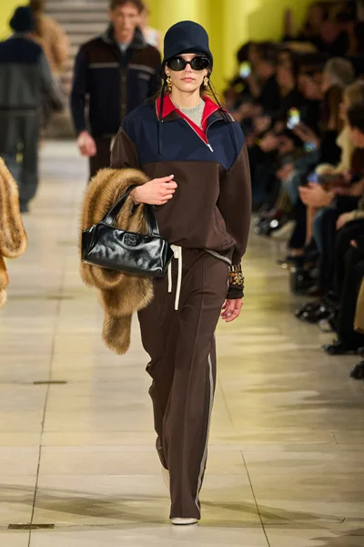 Look 33